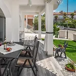 3 & 4 Bedrooms Simona Διαμέρισμα *