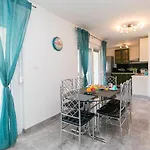 3&4 Bedrooms Simona Appartement Poreč