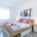 3&4 Bedrooms Simona *