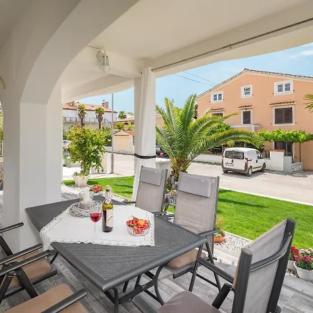 3 & 4 Bedrooms Simona Apartment Porec