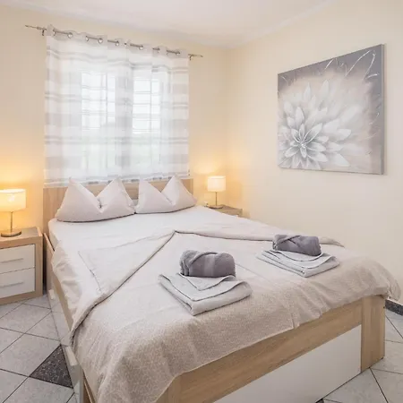 3 & 4 Bedrooms Simona Porec
