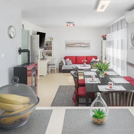 3 & 4 Bedrooms Simona Porec