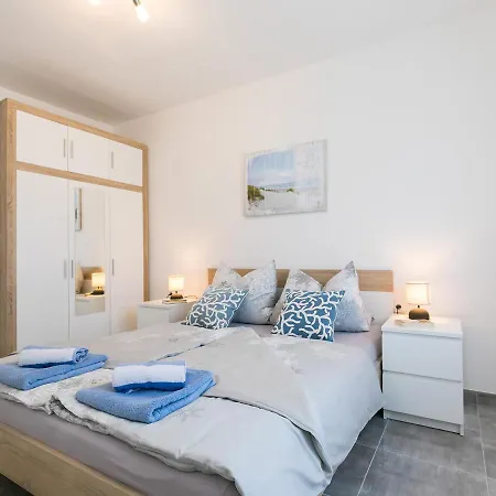 3 & 4 Bedrooms Simona アパート *