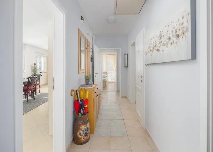 3 & 4 Bedrooms Simona * بوريتش