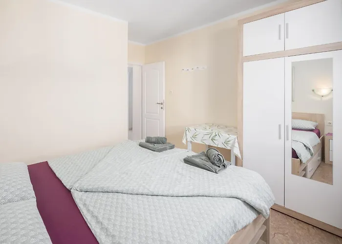 3 & 4 Bedrooms Simona شقة