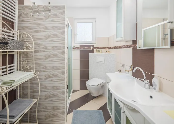 3 & 4 Bedrooms Simona * بوريتش
