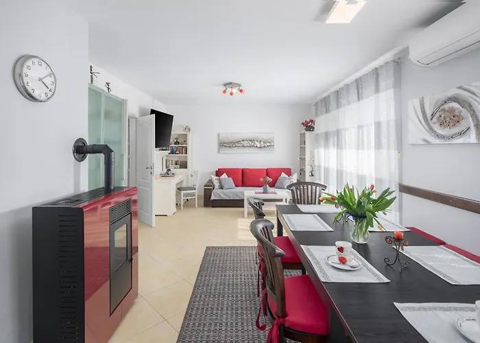 3 & 4 Bedrooms Simona * بوريتش