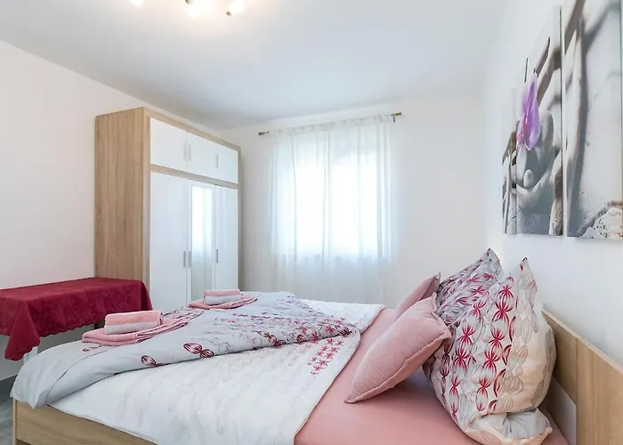 3 & 4 Bedrooms Simona شقة بوريتش
