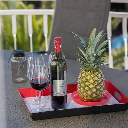 3 & 4 Bedrooms Simona Апартаменты