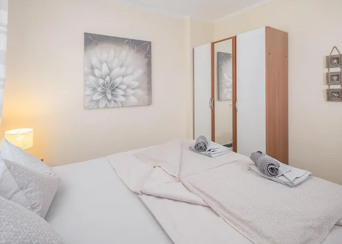 Апартаменты 3 & 4 Bedrooms Simona