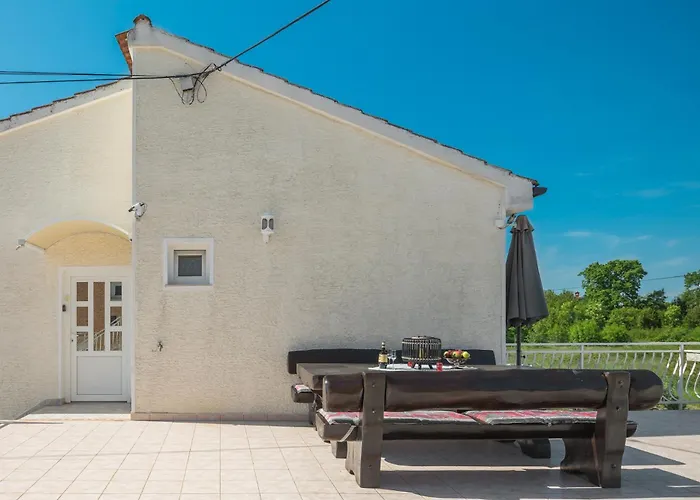 Апартаменты 3 & 4 Bedrooms Simona *